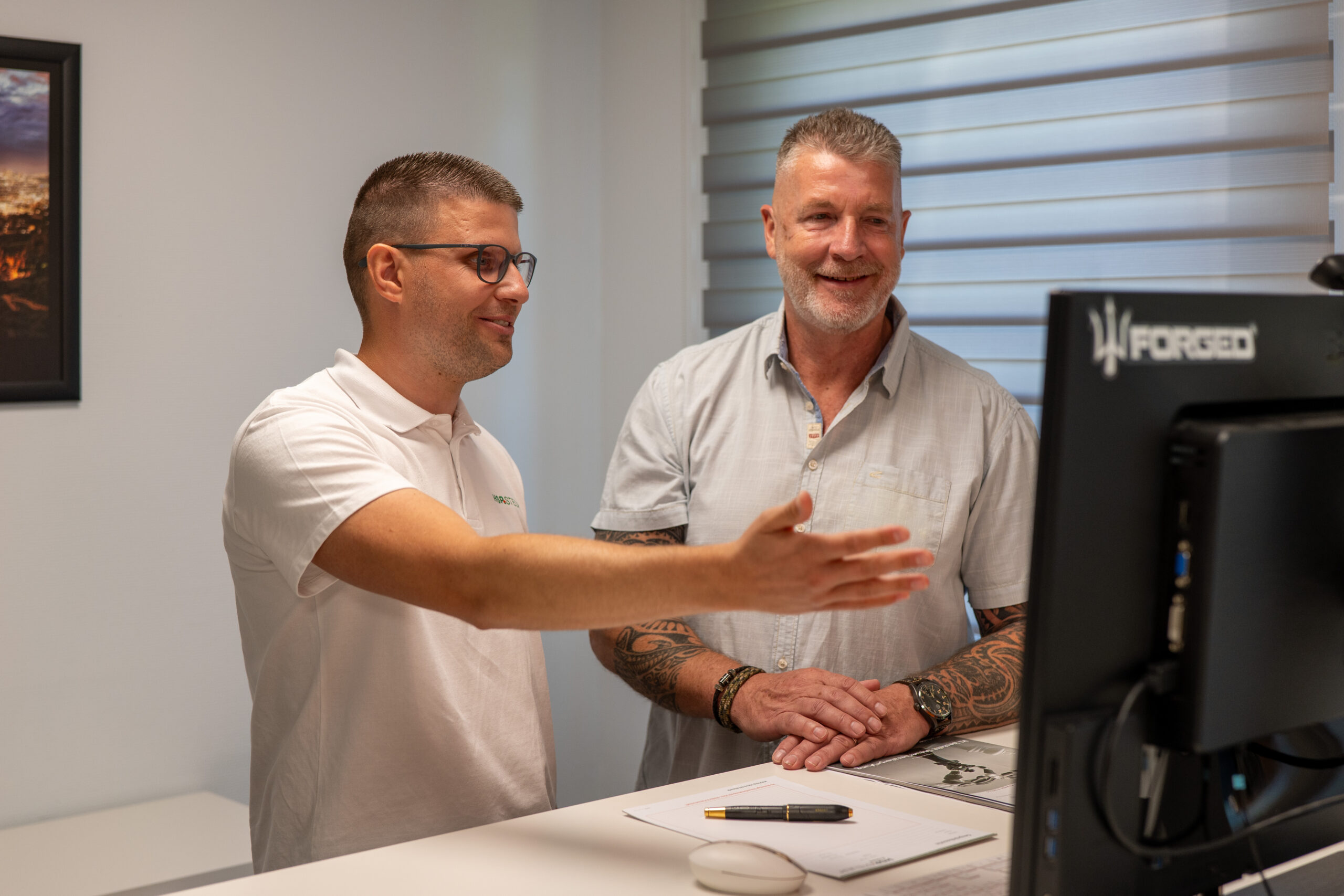 Fabian Wittek (links) und Dirk Hennig, beide Geschäftsführer der HSP STEUER Altmark GmbH